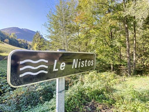 Gîte de montagne   Les Pivoines   à Nistos Extérieur photo